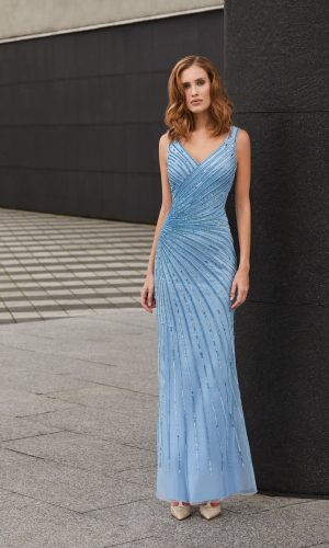 Vestido Demetrios largo en tul con pedrería de la nueva temporada 2022 con referencia D290