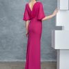 Vestido de Raffaello largo de corte A en gasa de color magenta de la nueva temporada 2023 espalda ralea