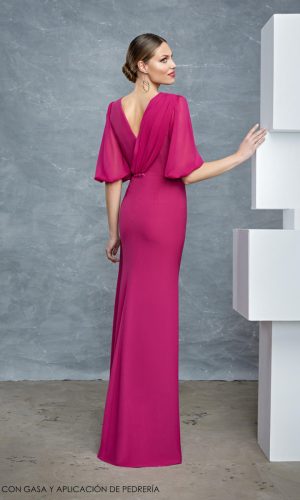 Vestido de Raffaello largo de corte A en gasa de color magenta de la nueva temporada 2023 espalda ralea