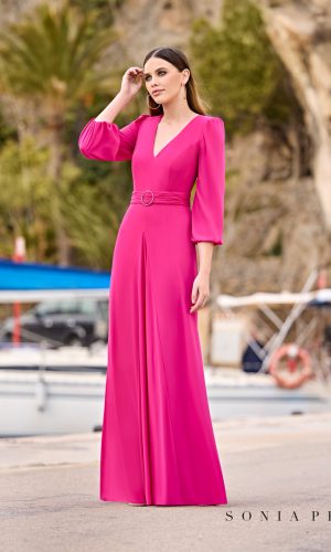 Vestido de Sonia Peña largo de corte A en gasa de color rosa de la nueva temporada 2023 1230010.