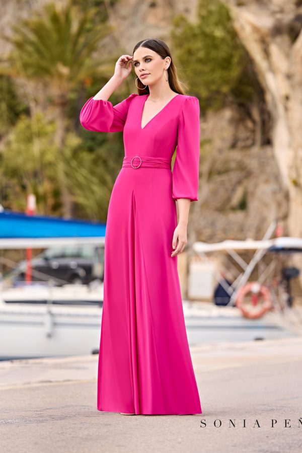 Vestido de Sonia Peña largo de corte A en gasa de color rosa de la nueva temporada 2023 1230010.