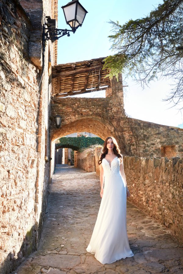 Vestido largo de novia Lera Fashion de corte A en tul bordado de color blanco de nueva colección 2023 118A