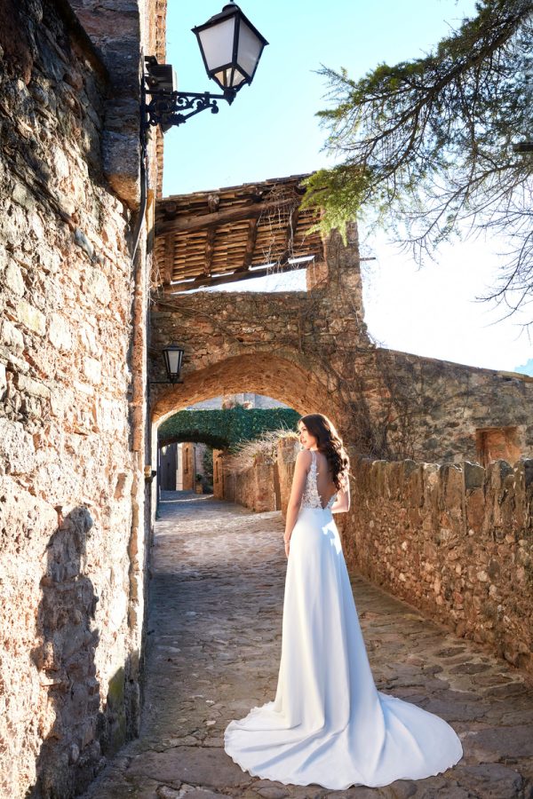 Vestido largo de novia Lera Fashion de corte A en tul bordado de color blanco de nueva colección 2023 espalda 118A