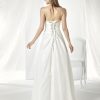 Vestido de novia Lera de corte princesa en tafetán con referencia 66054