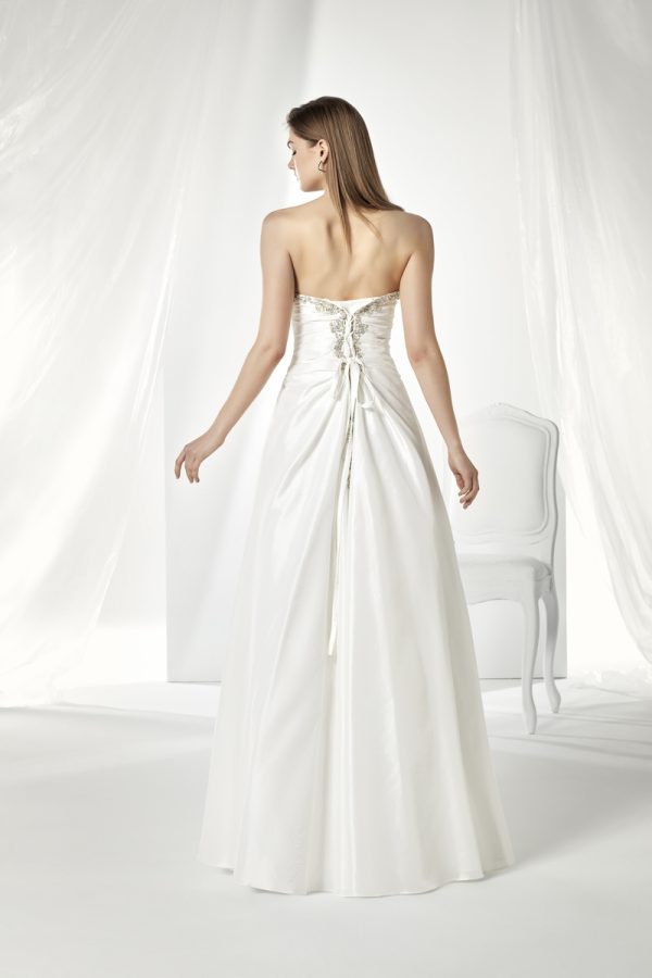 Vestido de novia Lera de corte princesa en tafetán con referencia 66054