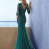 Vestido largo de fiesta Marfil de corte sirena de color verde oscuro de nueva colección 2023 espalda 3j1G9