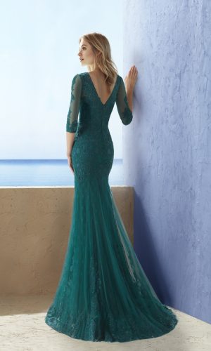 Vestido largo de fiesta Marfil de corte sirena de color verde oscuro de nueva colección 2023 espalda 3j1G9